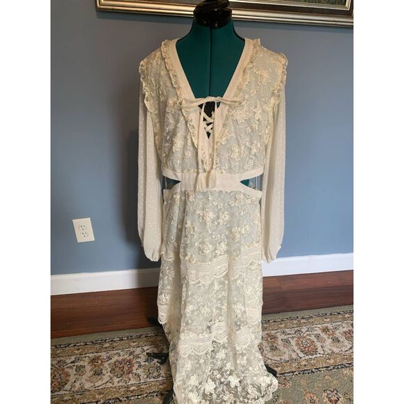 Alexis Cream Lace Cut Out Long Sleeve Dress, size L - Picture 2 of 7